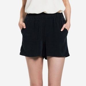 ⬇️ 100% silk Grana shorts EUC